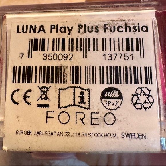 🆕 Foreo LUNA Play Plus Fuchsia | MSRP $69 - Picture 8 of 9